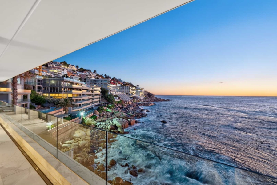 5 Bedroom Property for Sale in Bantry Bay Western Cape